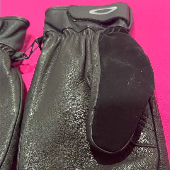 Oakley Black Winter leather Mittens NWOT - Picture 4 of 7